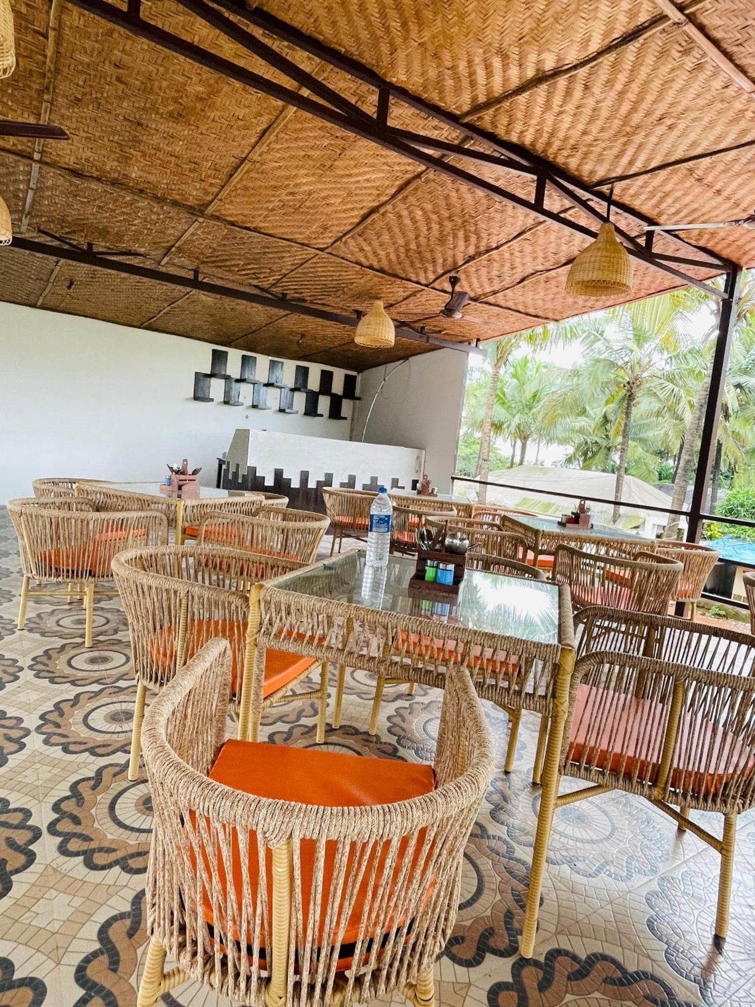 Arabian Sea Beach Resort Morjim Exterior foto